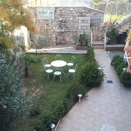 Gæstehus La Mais'ange Berrias-et-Casteljau